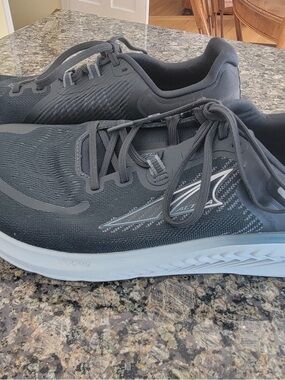 Altra Men's Paradigm 7 EUC 10.5